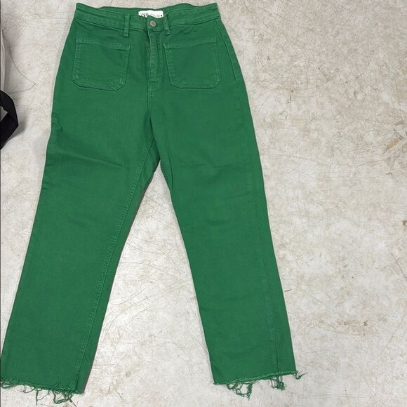 Zara Green Straight Leg Jeans with Raw Hem - Size 8 - Brand NWT - Picture 1 of 4